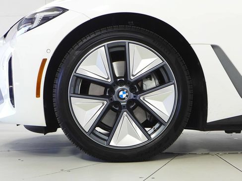 Used 2025 BMW i4 eDrive40 w/ Premium Package RWD image 5
