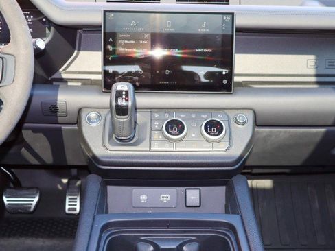 Used 2023 Land Rover Defender 90 V8 image 11