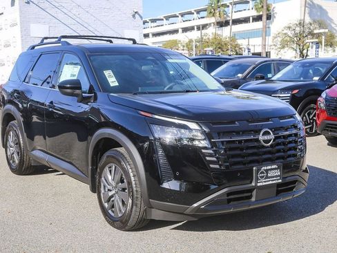 New 2026 Nissan Pathfinder SV FWD image 3