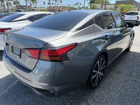 Used 2022 Nissan Altima 2.5 SR FWD image 5