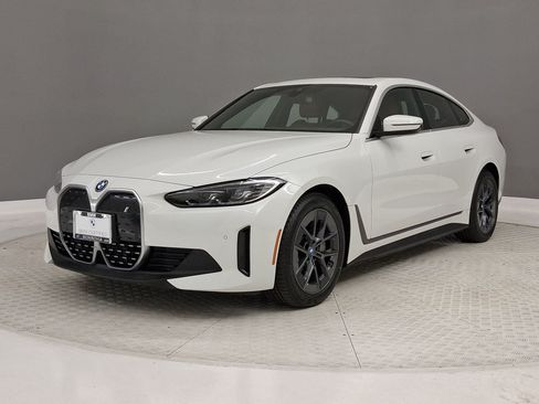 Certified 2023 BMW i4 eDrive40 w/ Premium Package RWD image 34
