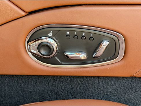 Used 2018 Aston Martin DB11 V12 image 25