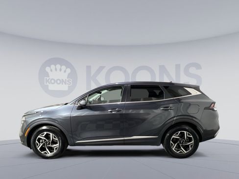 Used 2024 Kia Sportage LX FWD image 2