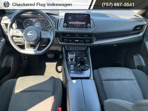 Used 2024 Nissan Rogue SV FWD image 32