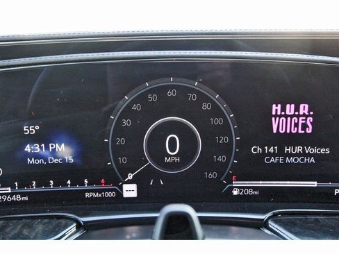 Used 2023 Cadillac Escalade Premium Luxury image 12