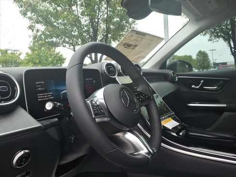 Used 2026 Mercedes-Benz GLC 350e 4MATIC image 11