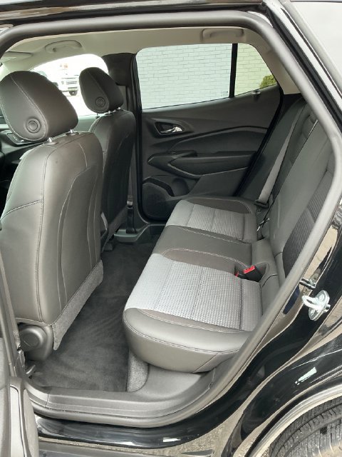 Used 2024 Chevrolet Trax LT w/ LT Convenience Package FWD image 15