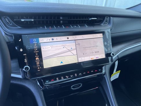 New 2026 Jeep Grand Cherokee Altitude image 30