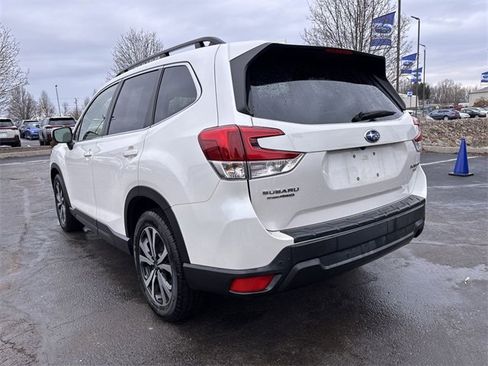 Used 2022 Subaru Forester Limited image 9