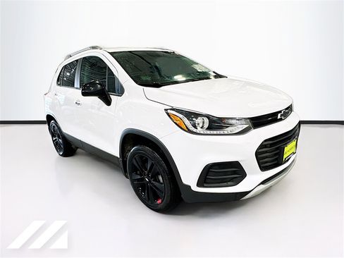 Used 2019 Chevrolet Trax LT w/ Redline Edition image 3