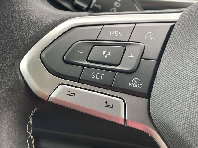 Certified 2026 Volkswagen Tiguan SE FWD image 22