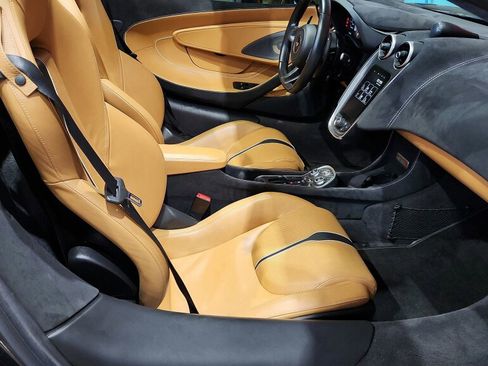 Used 2019 McLaren 570S Spider RWD image 30