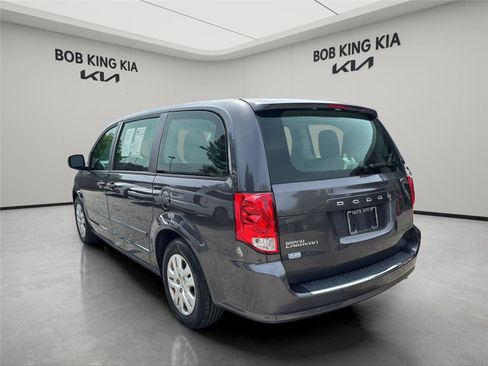 Used 2015 Dodge Grand Caravan American Value Package FWD image 3