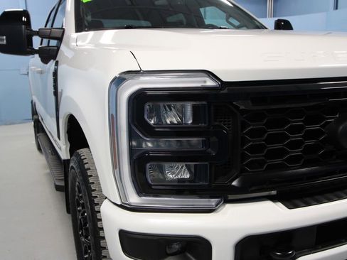 Used 2025 Ford F350 Lariat w/ Black Appearance Package image 40