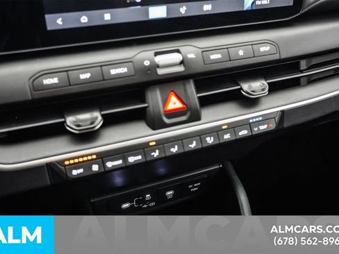 Used 2025 Kia K4 FWD image 36