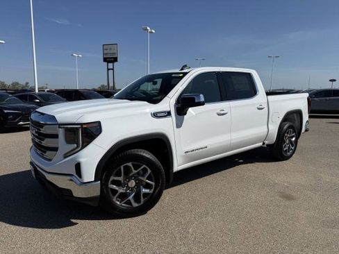 New 2026 GMC Sierra 1500 SLE image 2