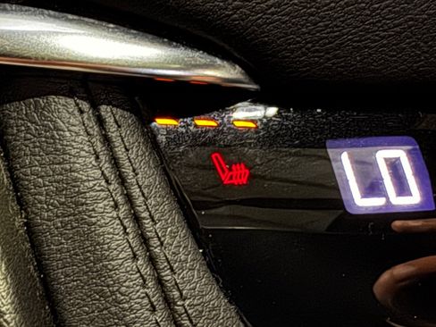 Used 2022 Cadillac XT6 Luxury image 26