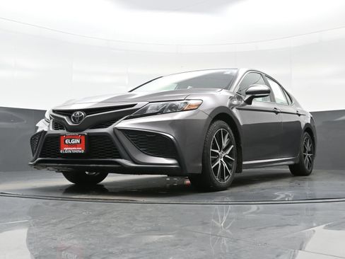 Used 2024 Toyota Camry SE image 26