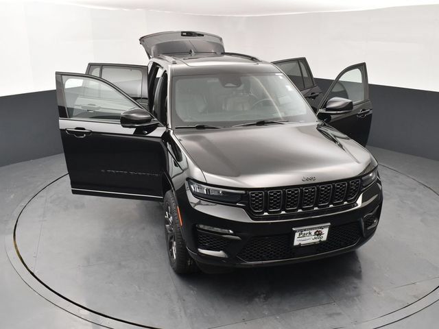 Used 2024 Jeep Grand Cherokee Summit AWD/4WD image 25