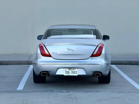 Used 2011 Jaguar XJ L RWD image 6