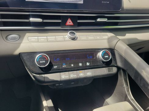 Used 2024 Hyundai Elantra SEL FWD image 24