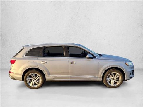 Used 2022 Audi Q7 3.0T Premium Plus w/ Premium Plus Package AWD/4WD image 4