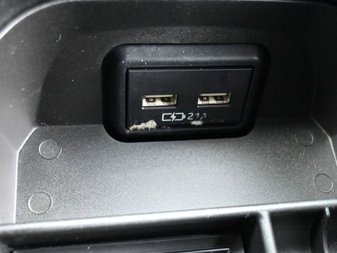 Used 2021 Toyota RAV4 XLE w/ Convenience Package FWD image 13