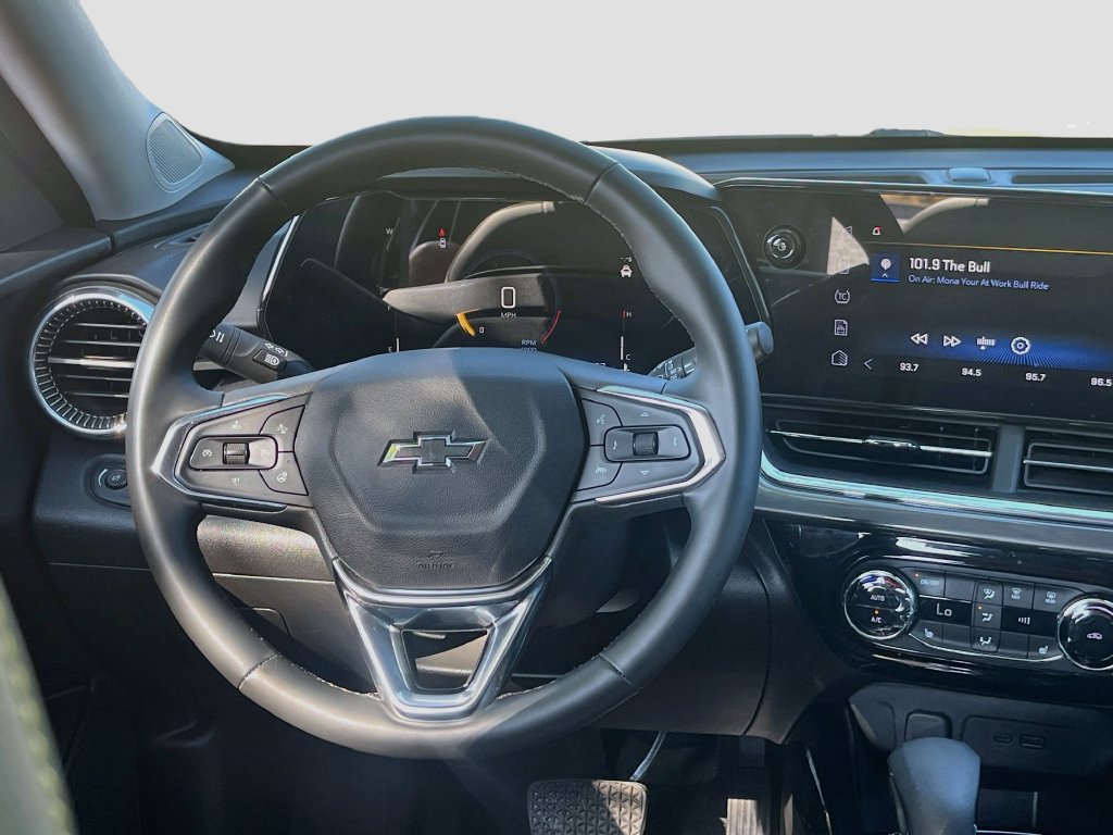 Used 2025 Chevrolet Trax ACTIV w/ Driver Confidence Package FWD image 21