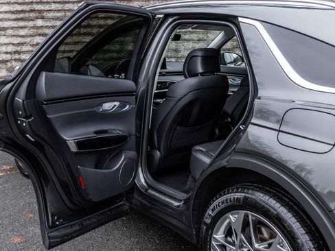 Used 2025 Genesis GV70 2.5T AWD/4WD image 21