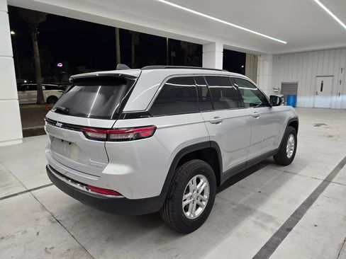 New 2025 Jeep Grand Cherokee Laredo w/ Luxury Tech Group I RWD image 6
