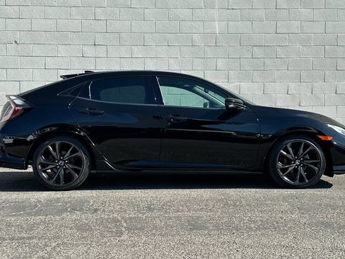 Used 2018 Honda Civic Sport Touring image 3