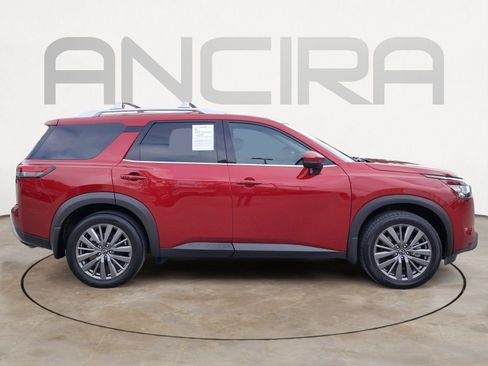 Used 2024 Nissan Pathfinder SL w/ SL Premium Package image 15