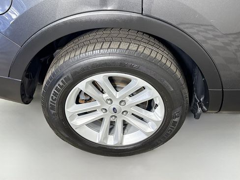 Used 2017 Ford Explorer XLT w/ Equipment Group 202A image 33