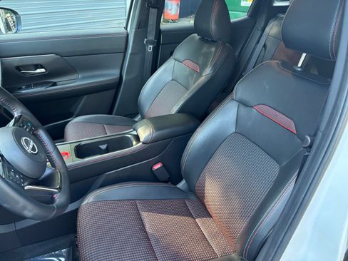 Used 2026 Nissan Kicks SR FWD image 27