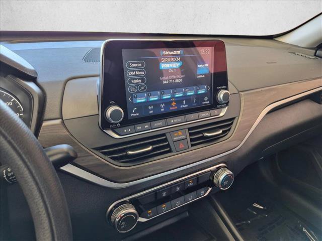 Used 2025 Nissan Altima 2.5 SV FWD image 19