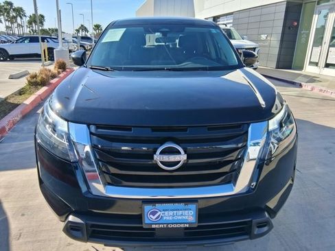 Used 2024 Nissan Pathfinder S image 2