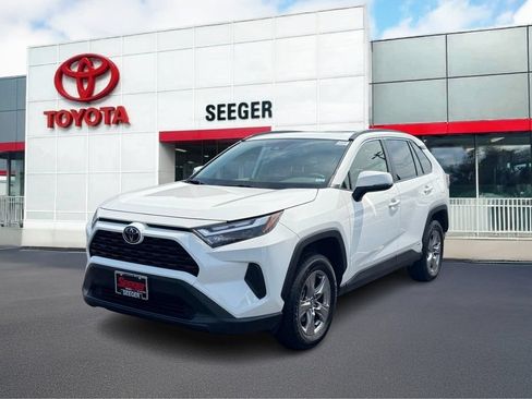Certified 2025 Toyota RAV4 XLE w/ Convenience Package AWD/4WD image 11