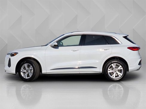 New 2025 Audi Q5 Premium image 3