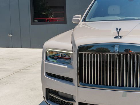 Used 2024 Rolls-Royce Cullinan Black Badge AWD/4WD image 29