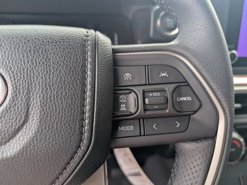 New 2026 Toyota 4Runner SR5 AWD/4WD image 21