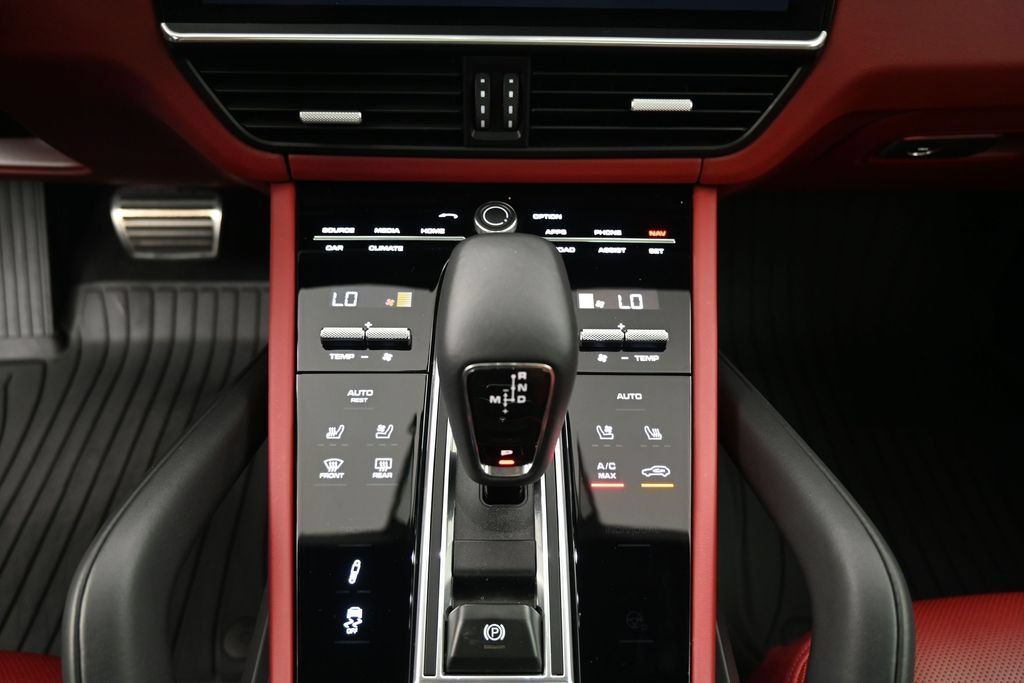 Used 2023 Porsche Cayenne GTS AWD/4WD image 18