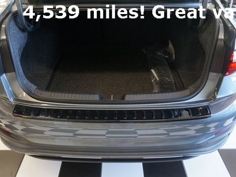 Certified 2025 Volkswagen Jetta SE image 44