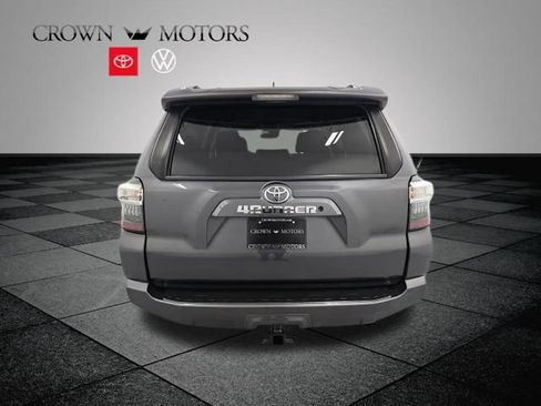 Used 2020 Toyota 4Runner SR5 AWD/4WD image 5