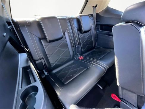 Used 2024 Volkswagen Atlas SE image 18