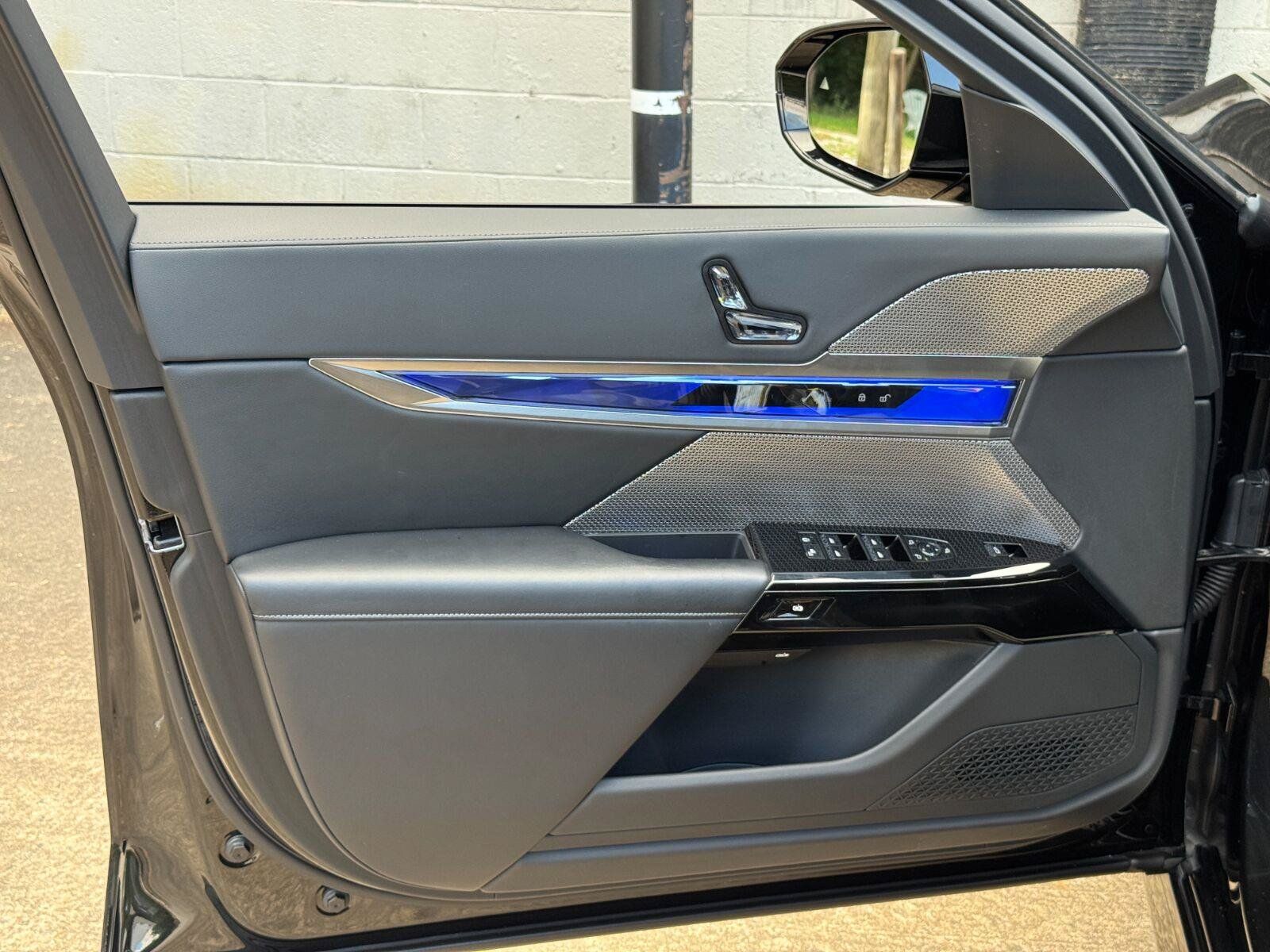 Used 2024 BMW i7 eDrive50 w/ M Sport Package RWD image 48