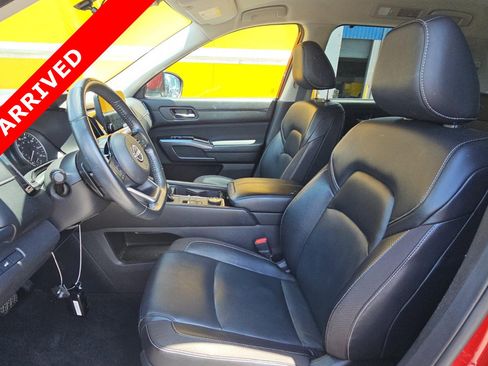 Used 2022 Nissan Pathfinder SL AWD/4WD image 5