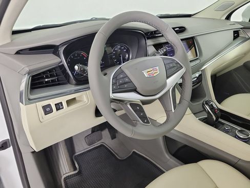 Used 2022 Cadillac XT5 Premium Luxury FWD image 18