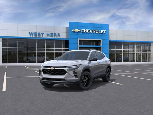 Used 2026 Chevrolet Trax LT w/ Driver Confidence Package FWD image 8
