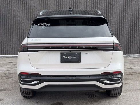 New 2026 Lincoln Nautilus Reserve image 5