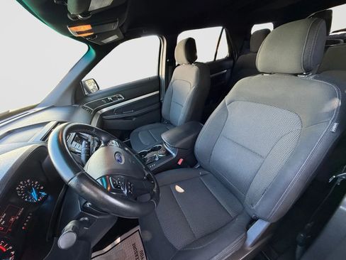 Used 2017 Ford Explorer XLT AWD/4WD image 13